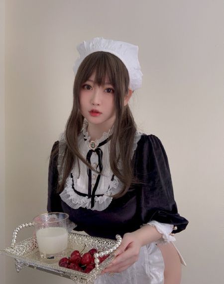 赤裸的美奈子